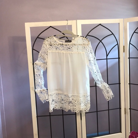 Lace arms and shoulders white blouse. Size Large. - Picture 1 of 4